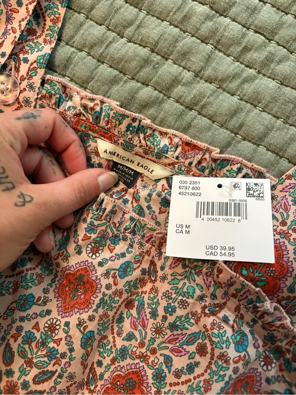 American Eagle Outfitters lightweight sleeveless